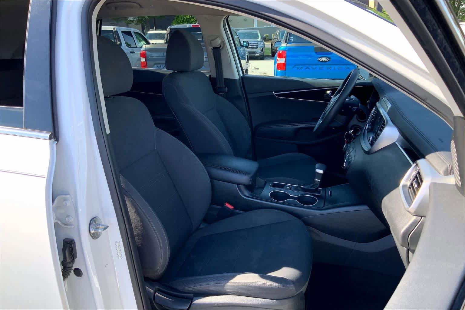 Used 2020 Kia Sorento L FWD image 9