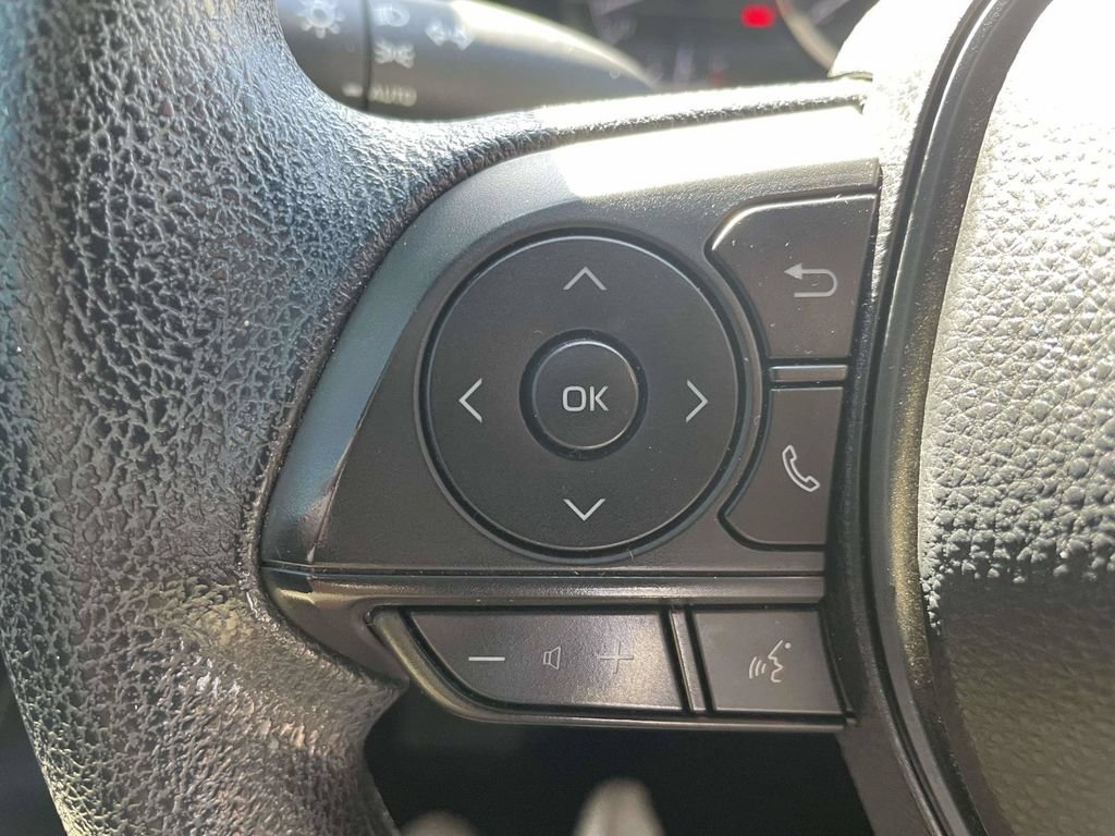 Used 2020 Toyota Corolla LE FWD image 23