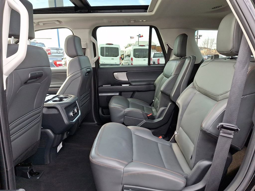 Certified 2025 Ford Expedition Active image 10