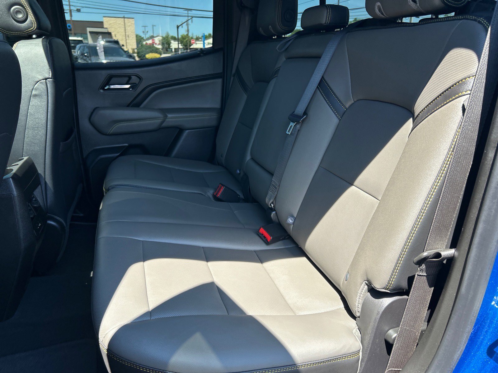 Used 2024 Chevrolet Colorado ZR2 w/ ZR2 Convenience Package III AWD/4WD image 10