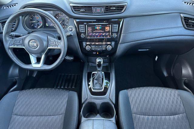 Used 2019 Nissan Rogue SV w/ Premium Package image 3