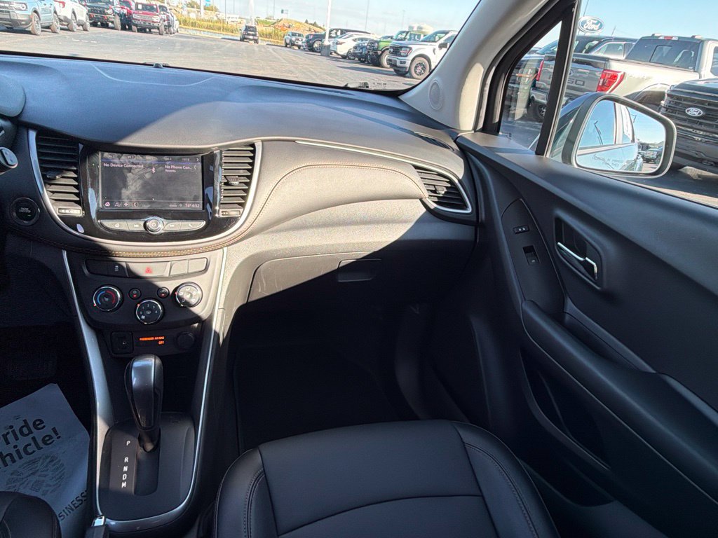 Used 2021 Chevrolet Trax LT w/ Premium Seat Package AWD/4WD image 25