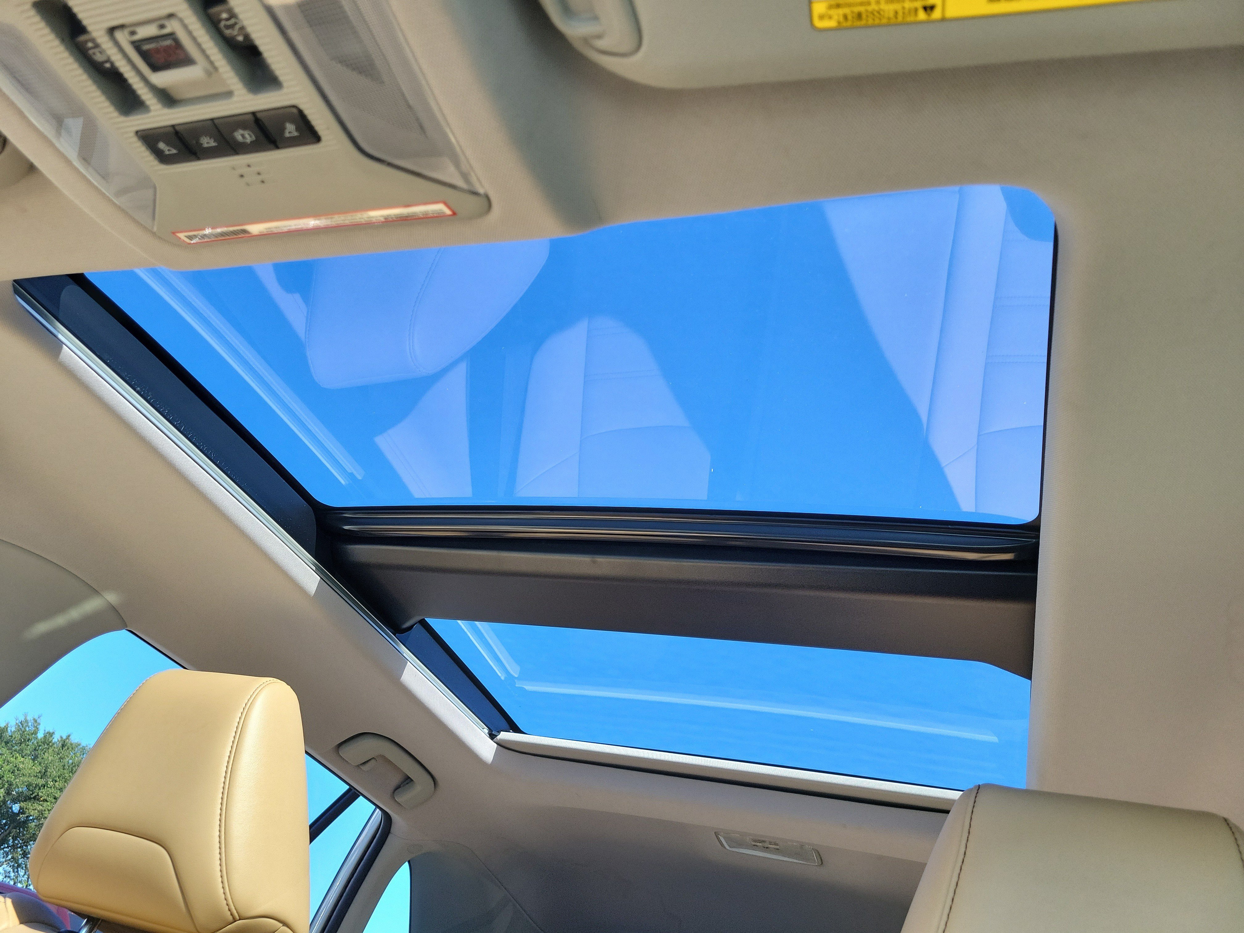Used 2019 Toyota RAV4 Limited w/ Advanced Technology Package FWD image 28