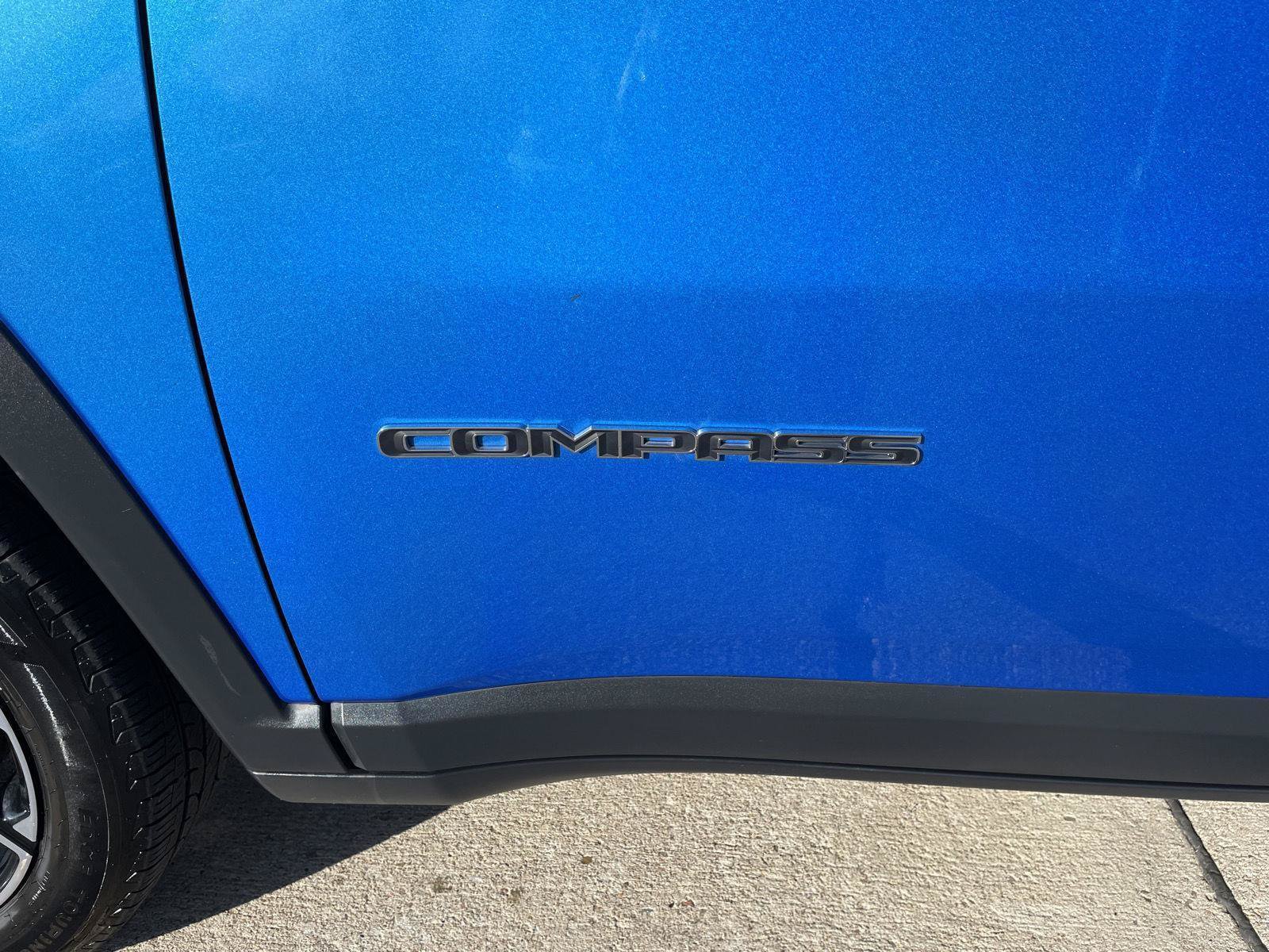 Used 2025 Jeep Compass Limited AWD/4WD image 35