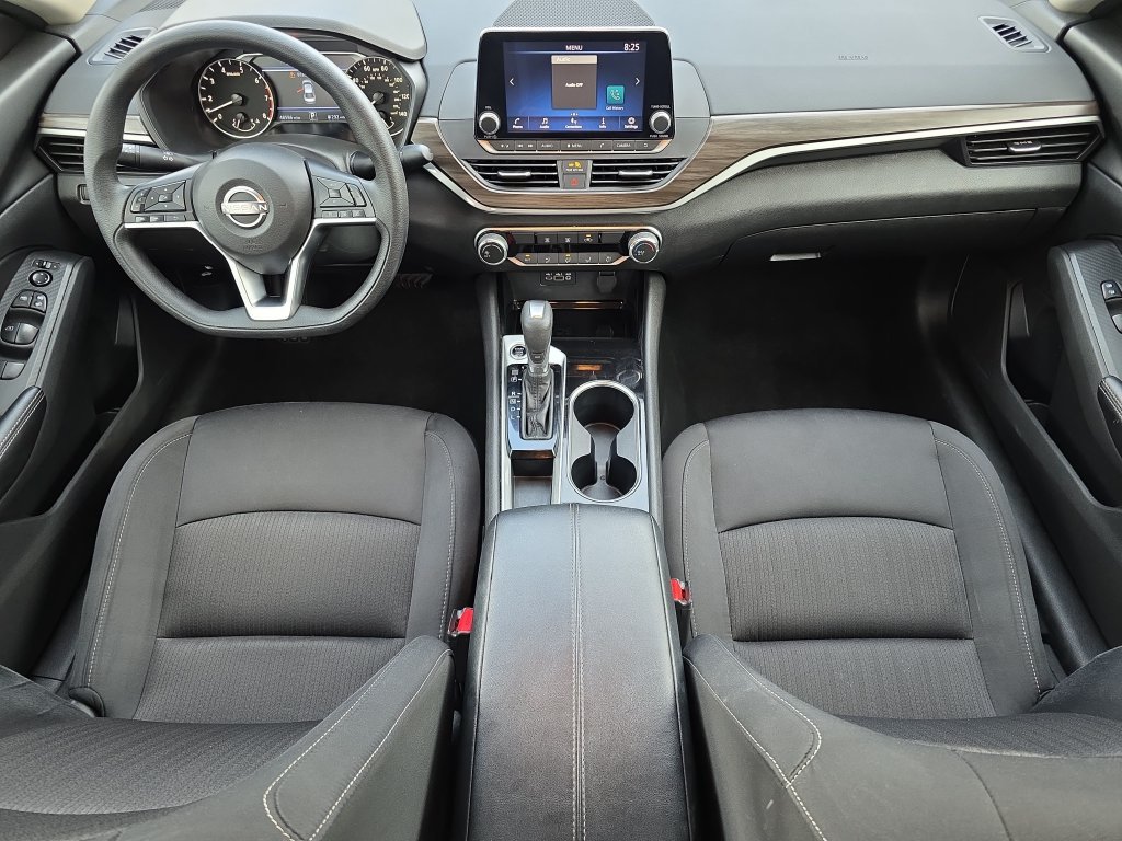 Used 2024 Nissan Altima 2.5 SV FWD image 9