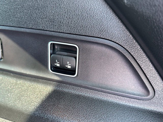 Used 2025 Mercedes-Benz GLE 350 4MATIC image 14