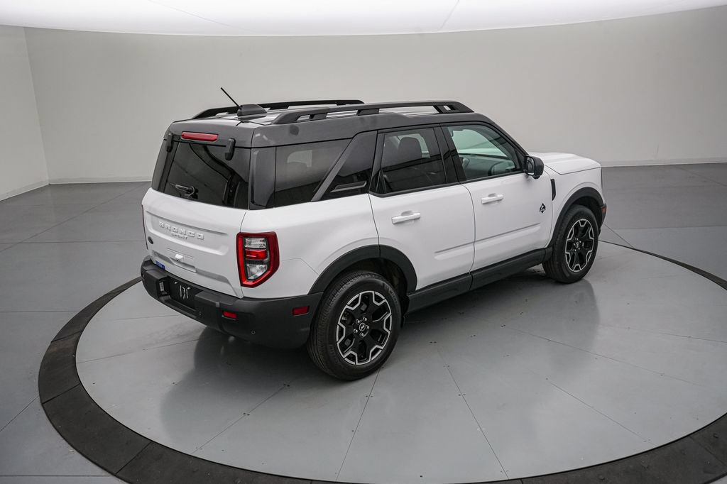 Certified 2025 Ford Bronco Sport Outer Banks w/ Outer Banks Tech Package+ AWD/4WD image 4