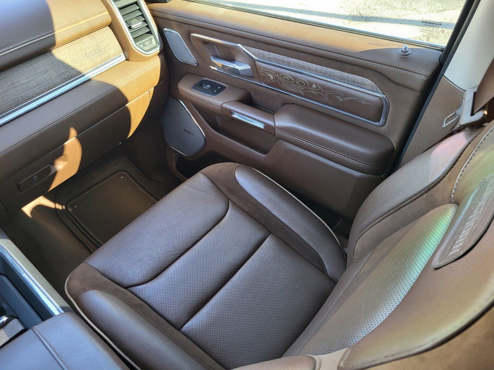 Used 2024 RAM 1500 Limited image 16