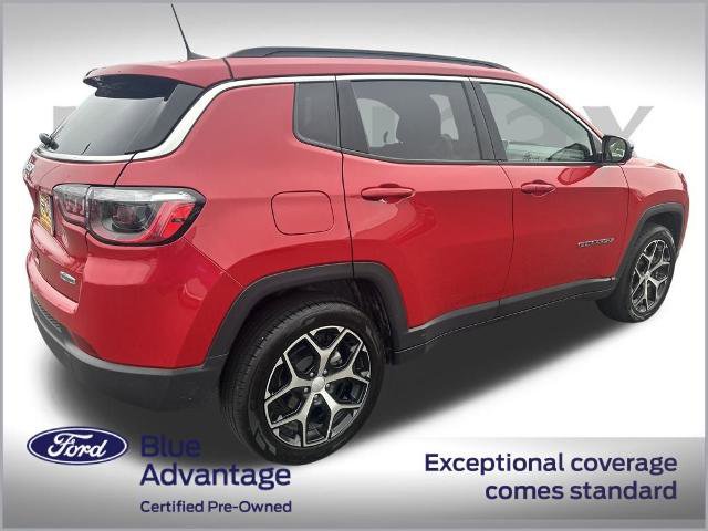 Used 2024 Jeep Compass Latitude image 3