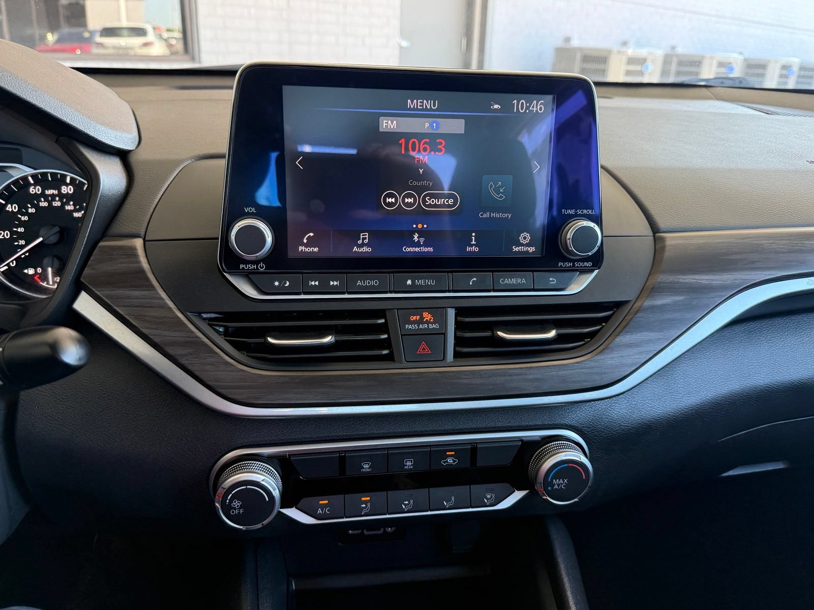 Used 2025 Nissan Altima 2.5 SV FWD image 15