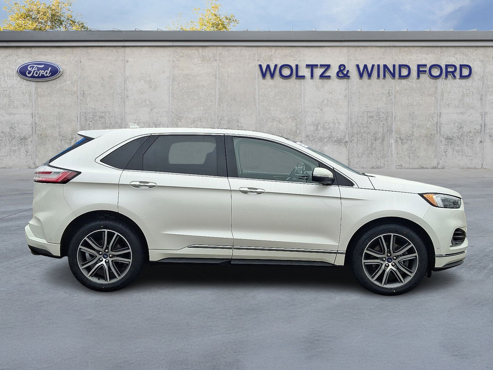 Certified 2019 Ford Edge Titanium w/ Equipment Group 301A image 2