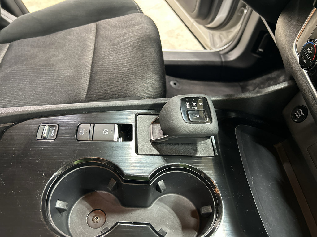Used 2024 Nissan Rogue S FWD image 37