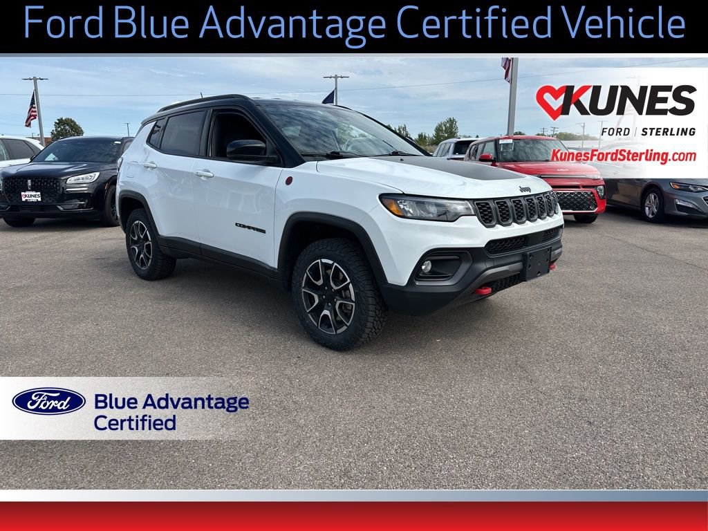 Used 2024 Jeep Compass Trailhawk image 1