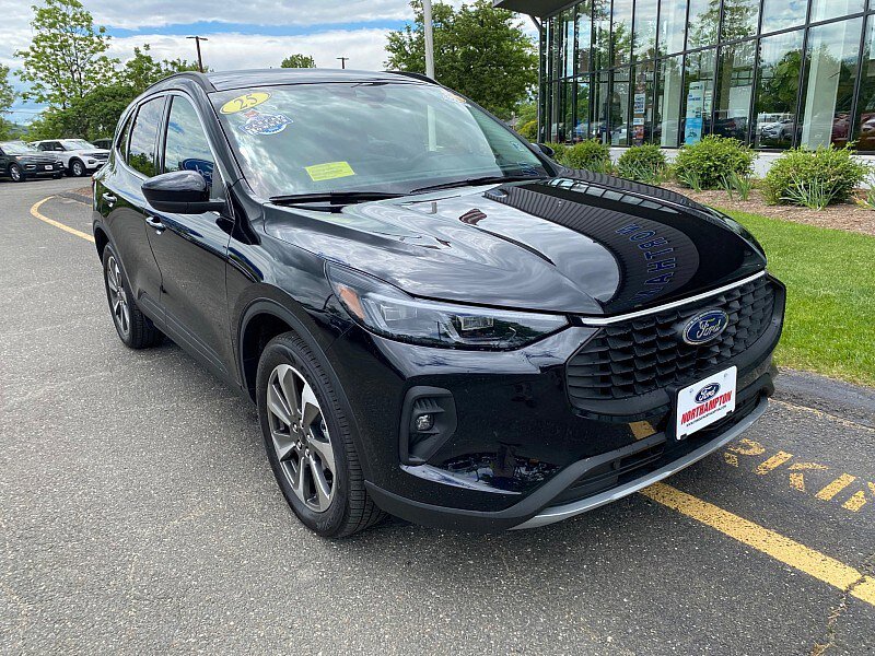 Certified 2025 Ford Escape Platinum AWD/4WD image 3