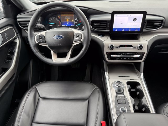 Certified 2024 Ford Explorer XLT w/ Equipment Group 202A AWD/4WD image 8