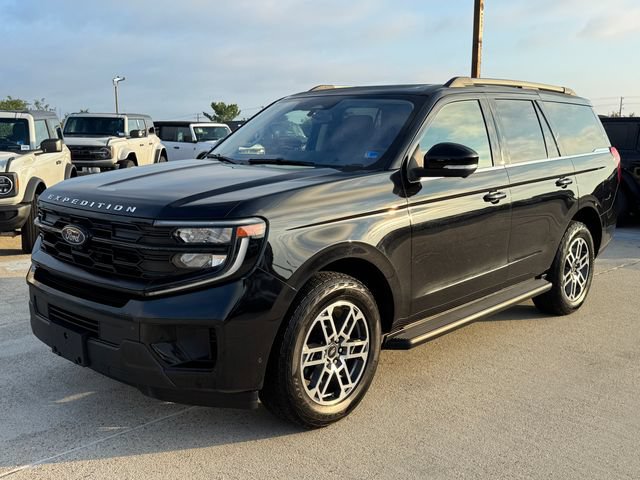 Certified 2025 Ford Expedition Active AWD/4WD image 9