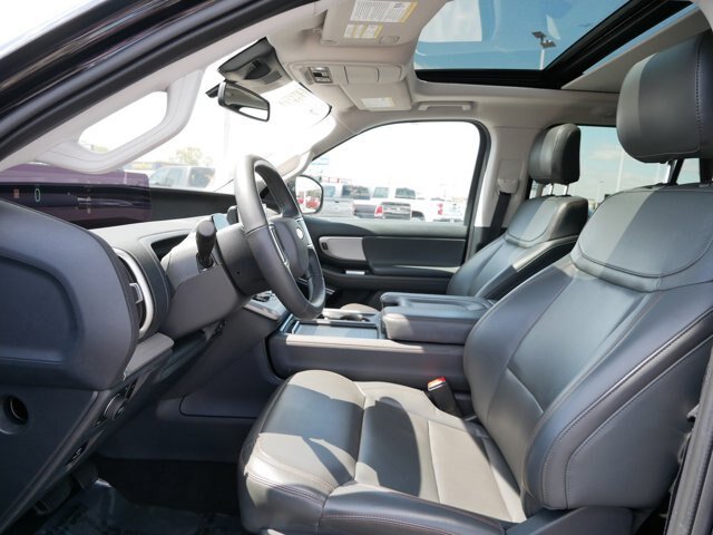 Certified 2025 Ford Expedition Active AWD/4WD image 7