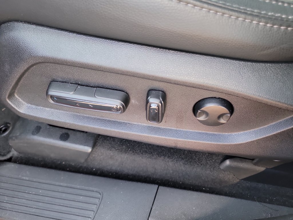 Used 2025 Honda Pilot Touring image 19
