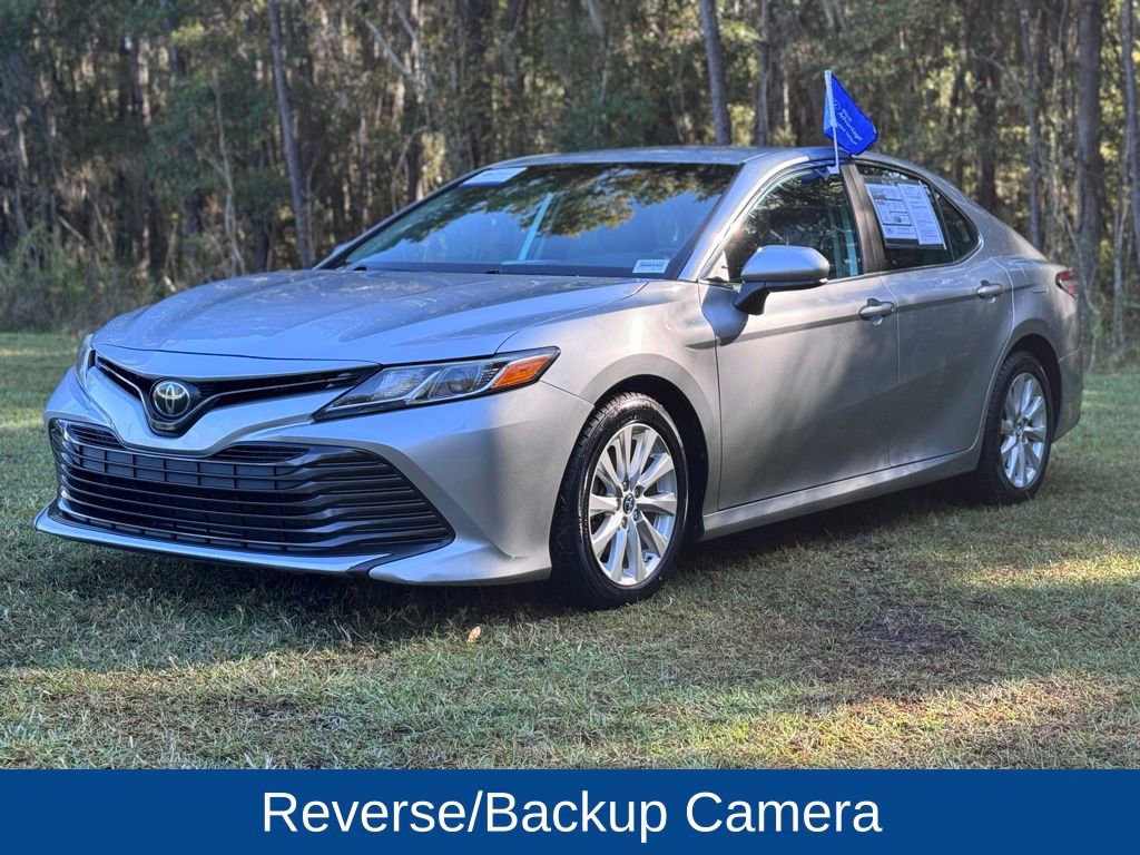 Used 2019 Toyota Camry LE image 3
