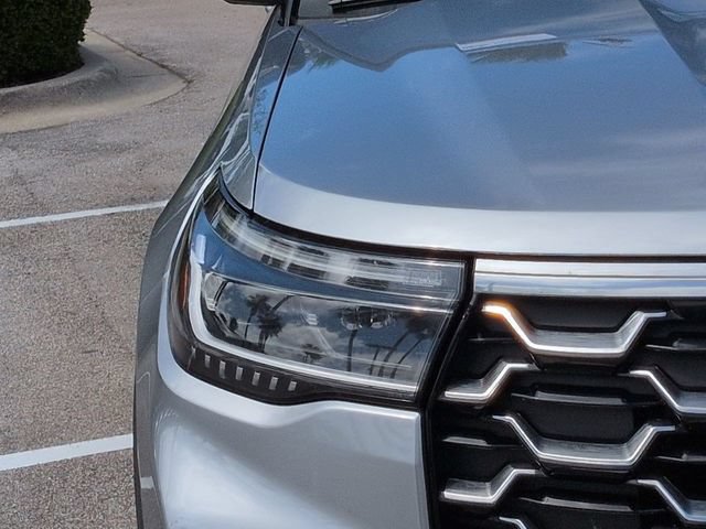 Certified 2025 Ford Explorer Platinum AWD/4WD image 10