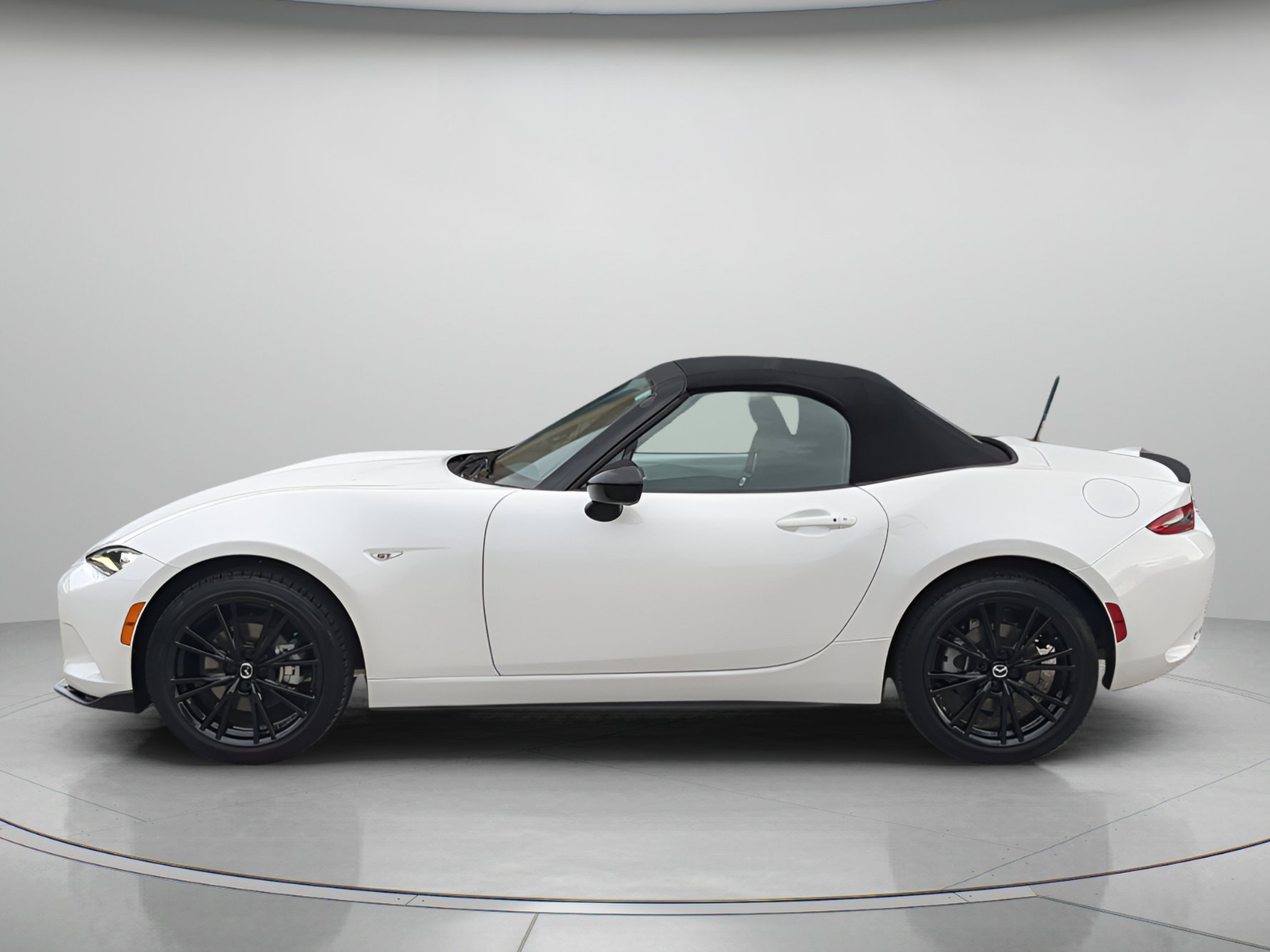Used 2024 MAZDA MX-5 Miata Club RWD image 43