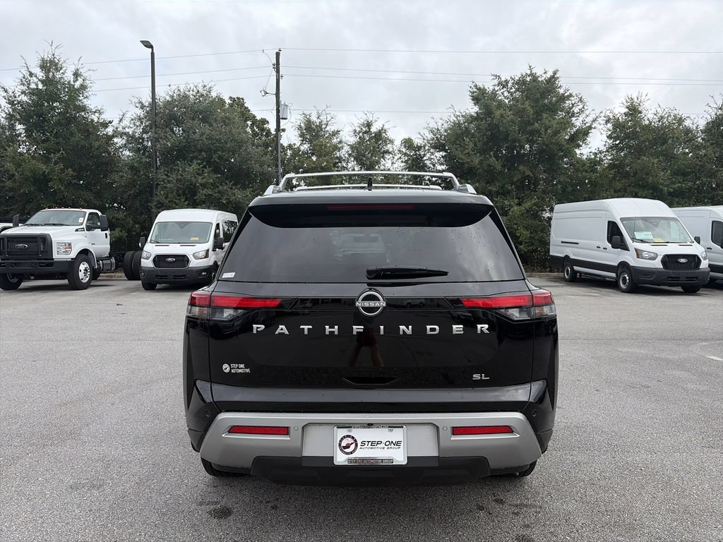Used 2025 Nissan Pathfinder SL FWD image 6