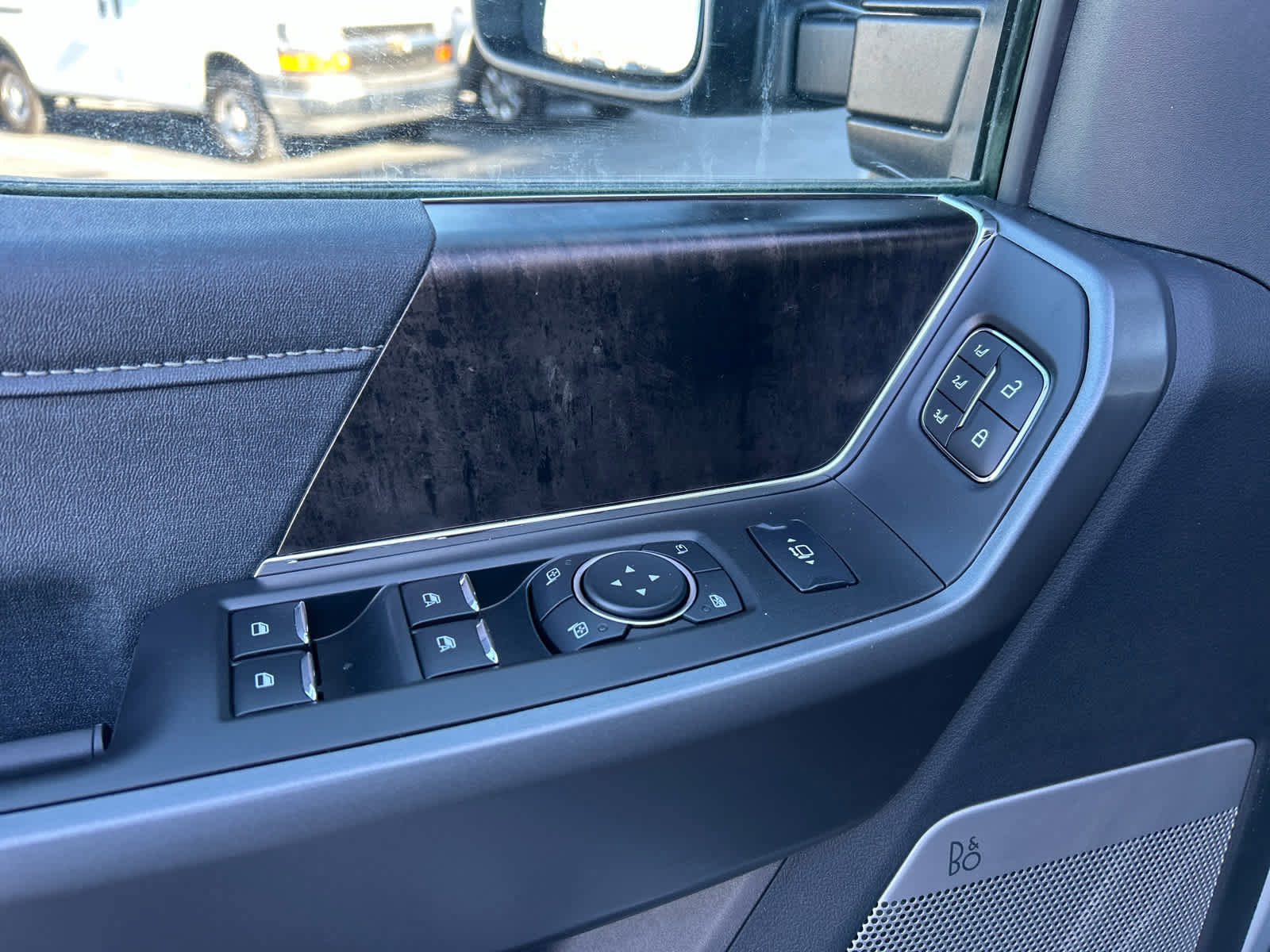 Certified 2025 Ford F450 Lariat w/ FX4 Off-Road Package image 26