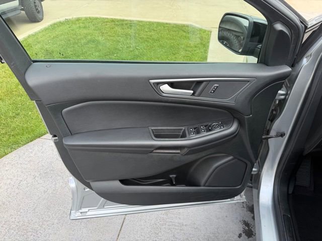 Certified 2023 Ford Edge SE w/ Black Appearance Package AWD/4WD image 8