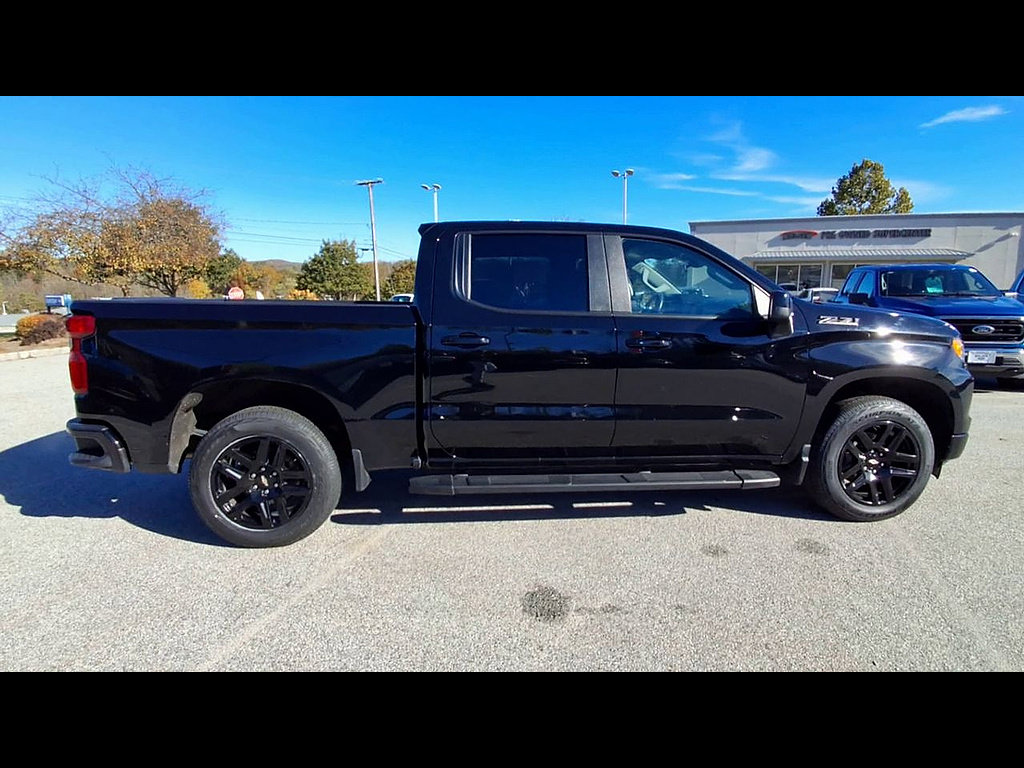 Used 2024 Chevrolet Silverado 1500 RST AWD/4WD image 9