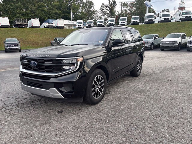 Certified 2025 Ford Expedition Platinum AWD/4WD image 4