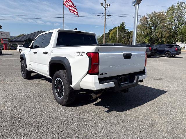 Used 2024 Toyota Tacoma TRD Off-Road AWD/4WD image 3
