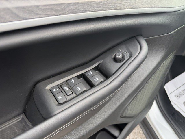 Used 2025 Jeep Grand Cherokee L Limited AWD/4WD image 12