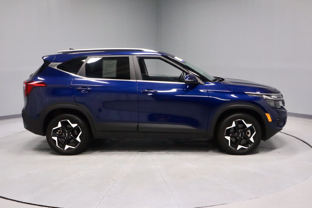 Used 2024 Kia Seltos EX AWD/4WD image 13