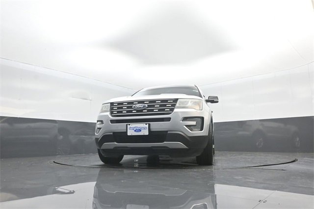 Certified 2017 Ford Explorer XLT w/ Equipment Group 201A image 30