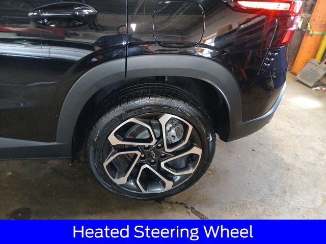 Used 2025 Chevrolet Trax RS w/ Sunroof Package FWD image 5