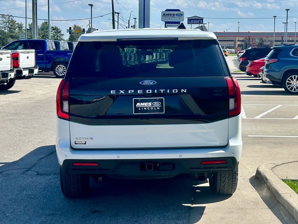 Certified 2025 Ford Expedition Active AWD/4WD image 5