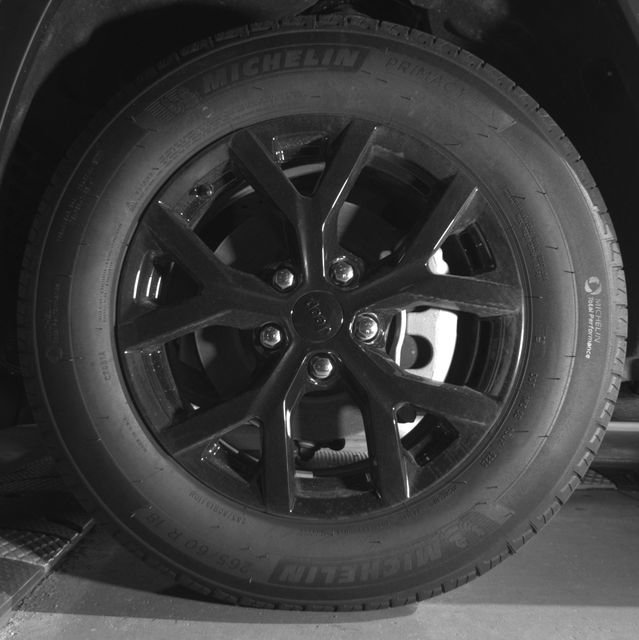 Used 2022 Jeep Grand Cherokee Summit AWD/4WD image 9