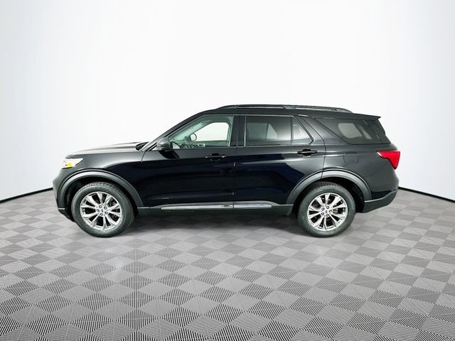 Certified 2023 Ford Explorer XLT w/ Equipment Group 202A AWD/4WD image 8