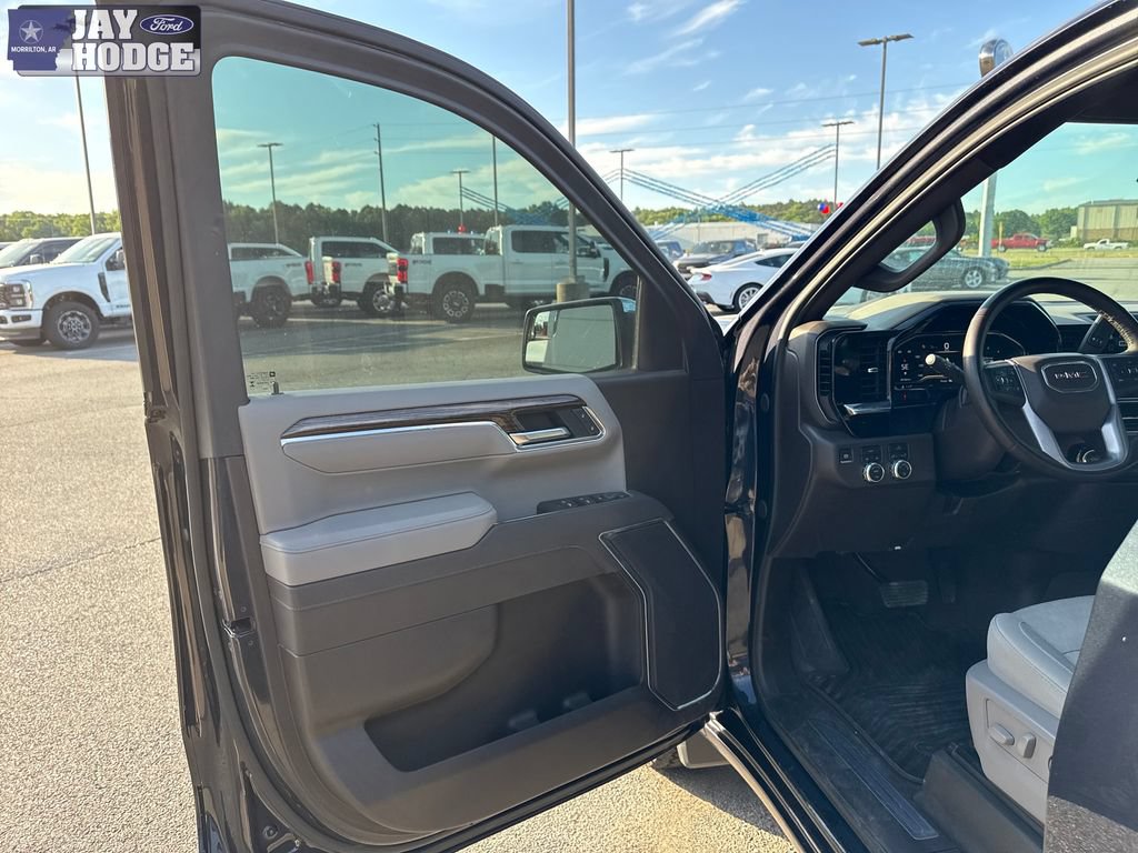 Used 2025 GMC Sierra 1500 SLE AWD/4WD image 14