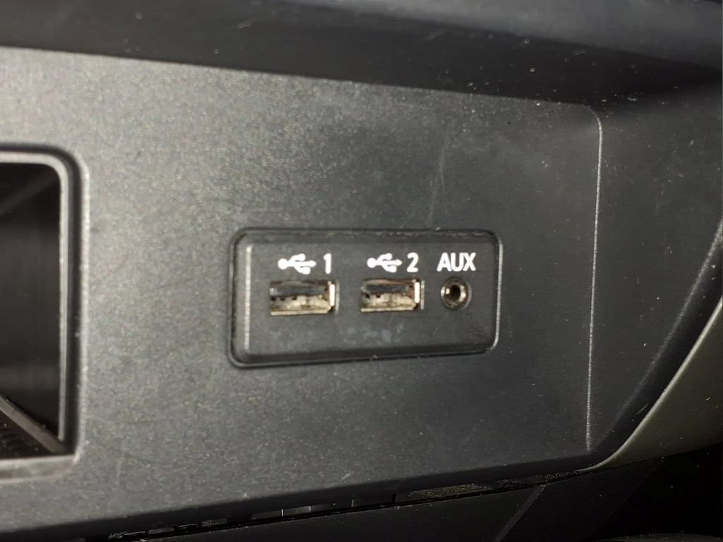 Used 2019 Nissan Titan PRO-4X AWD/4WD image 11