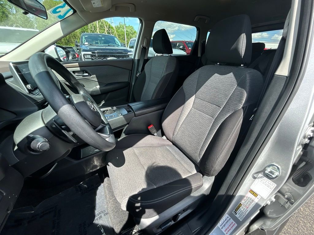 Used 2023 Nissan Rogue SV FWD image 15
