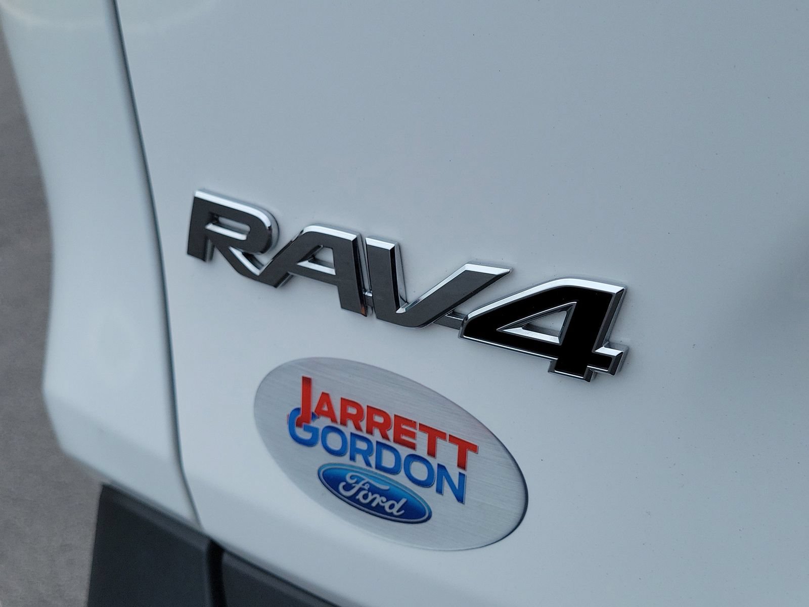 Used 2025 Toyota RAV4 LE FWD image 6