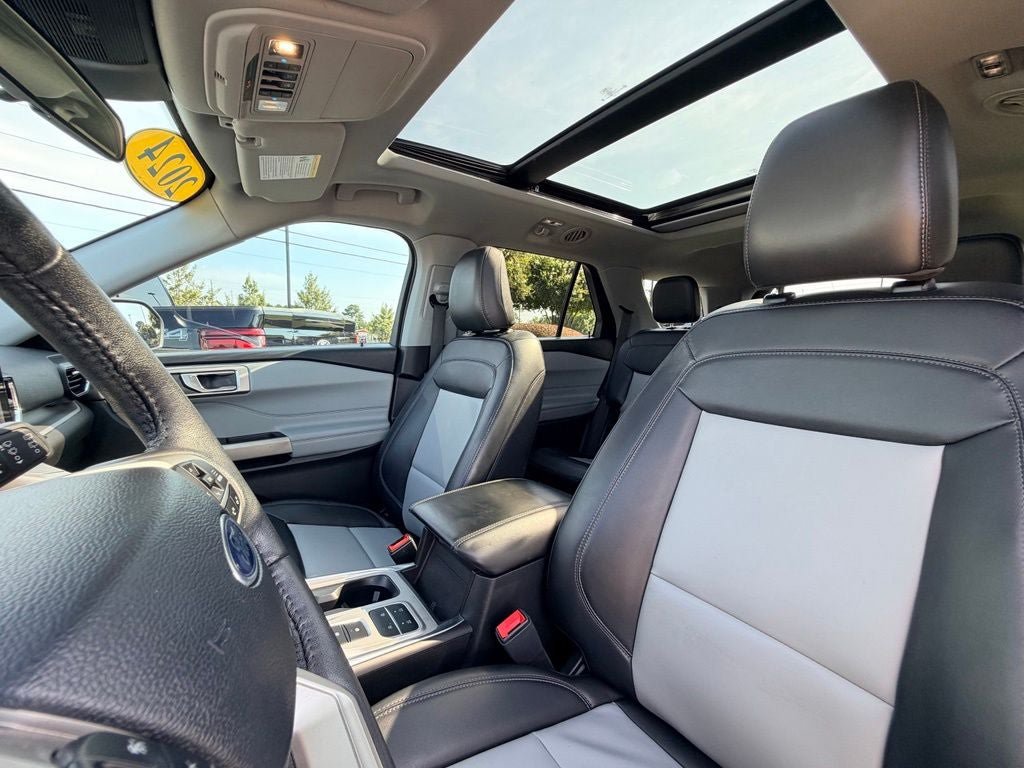 Certified 2024 Ford Explorer XLT w/ Equipment Group 202A RWD image 26