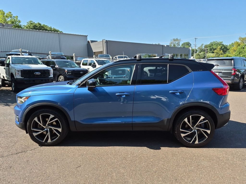 Used 2020 Volvo XC40 T5 R-Design w/ Protection Package Premier AWD/4WD image 6