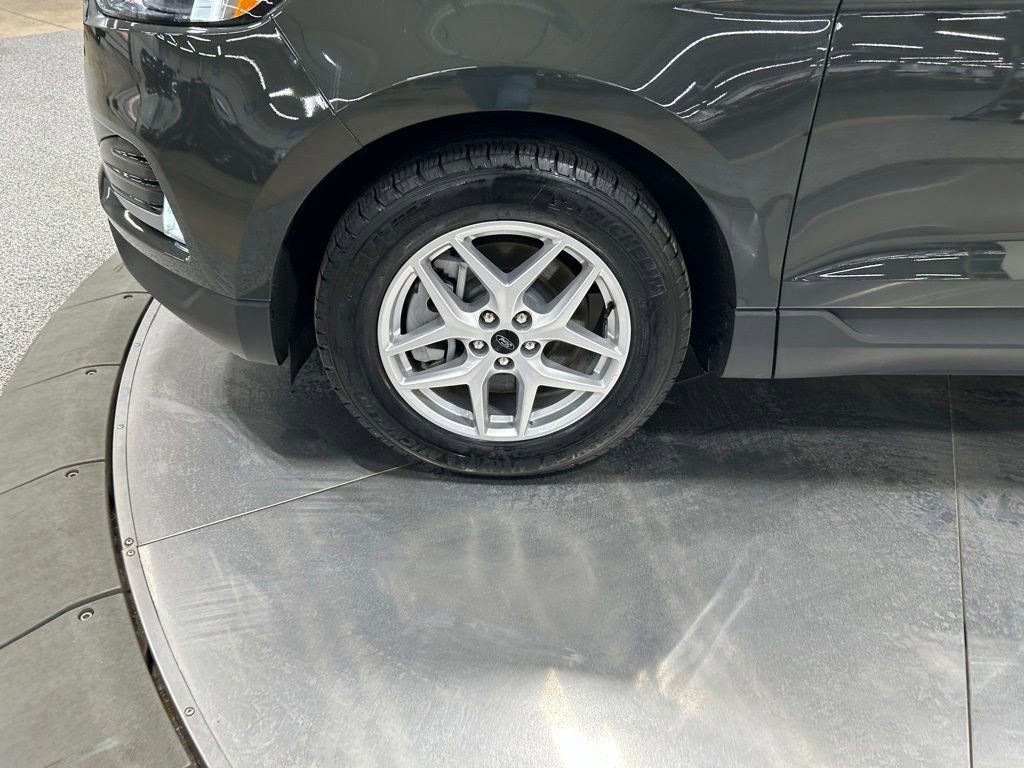 Certified 2024 Ford Edge SEL w/ Convenience Package AWD/4WD image 33