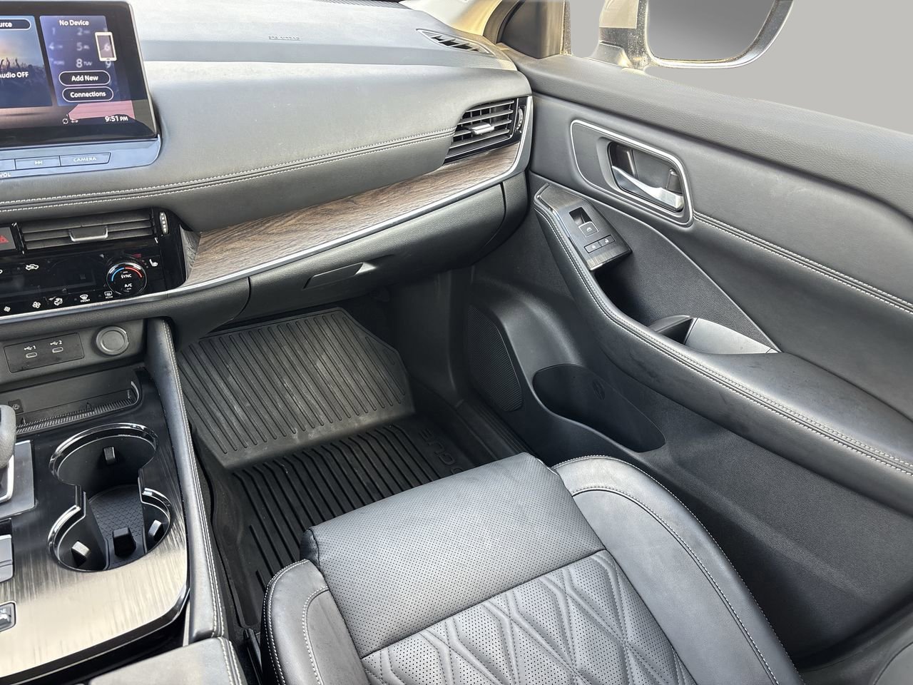 Used 2025 Nissan Rogue Platinum w/ Platinum Premium Package image 15