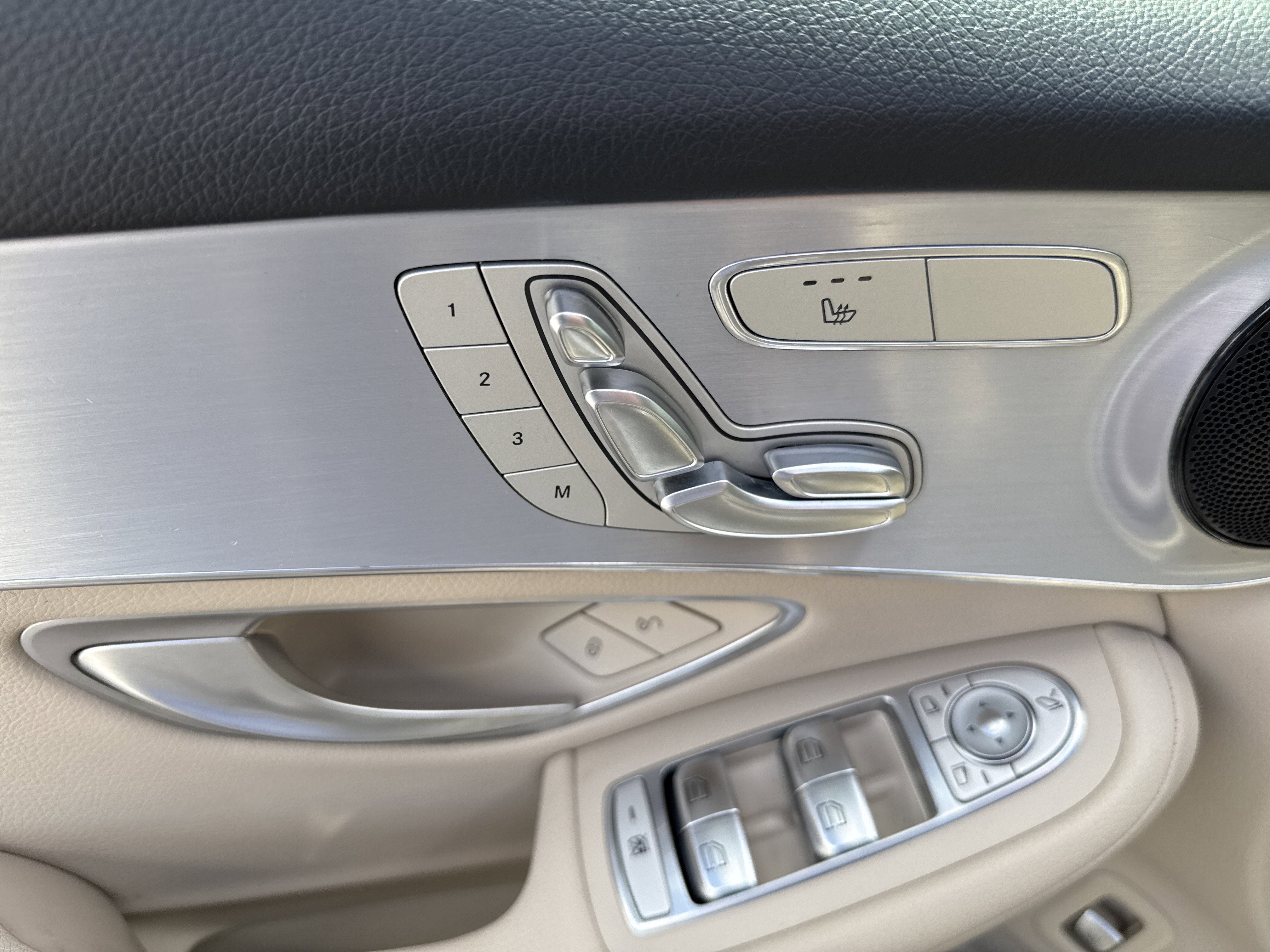 Used 2019 Mercedes-Benz GLC 300 4MATIC image 14