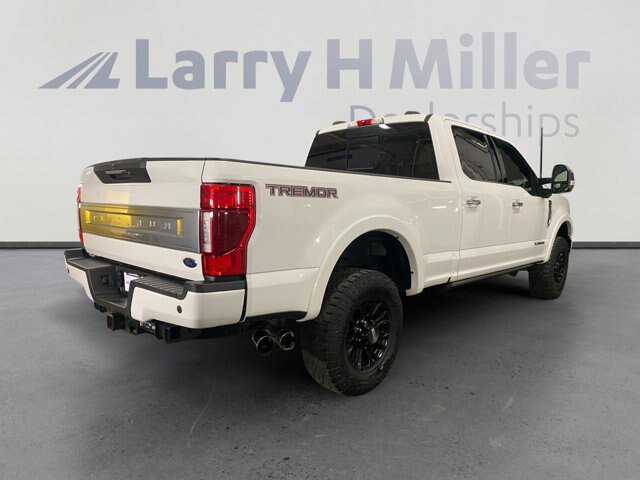 Certified 2022 Ford F350 Platinum w/ Tremor Off-Road Package AWD/4WD image 5