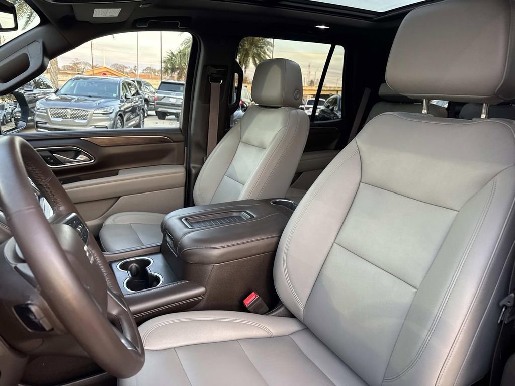 Used 2022 Chevrolet Tahoe Z71 w/ Luxury Package AWD/4WD image 20