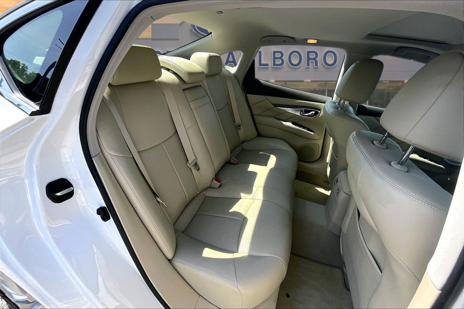 Used 2019 INFINITI Q70 Luxe AWD/4WD image 27